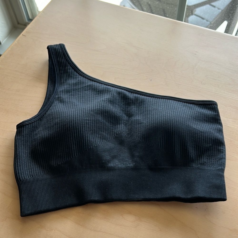 Black Ribbed One Shoulder Athletic Crop Top with removable pads